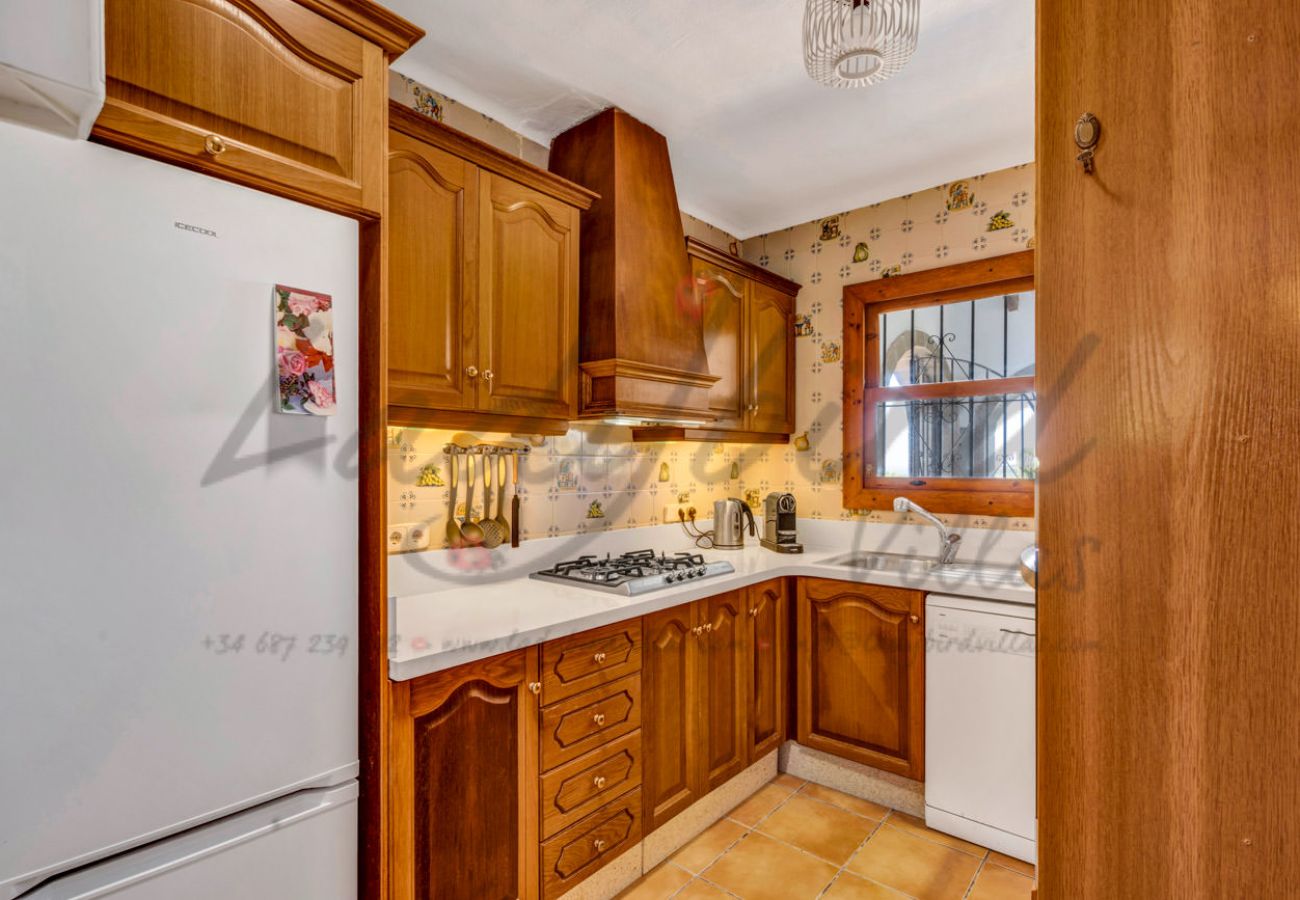 Villa in Javea - LB041 Four bedroom villa with private pool