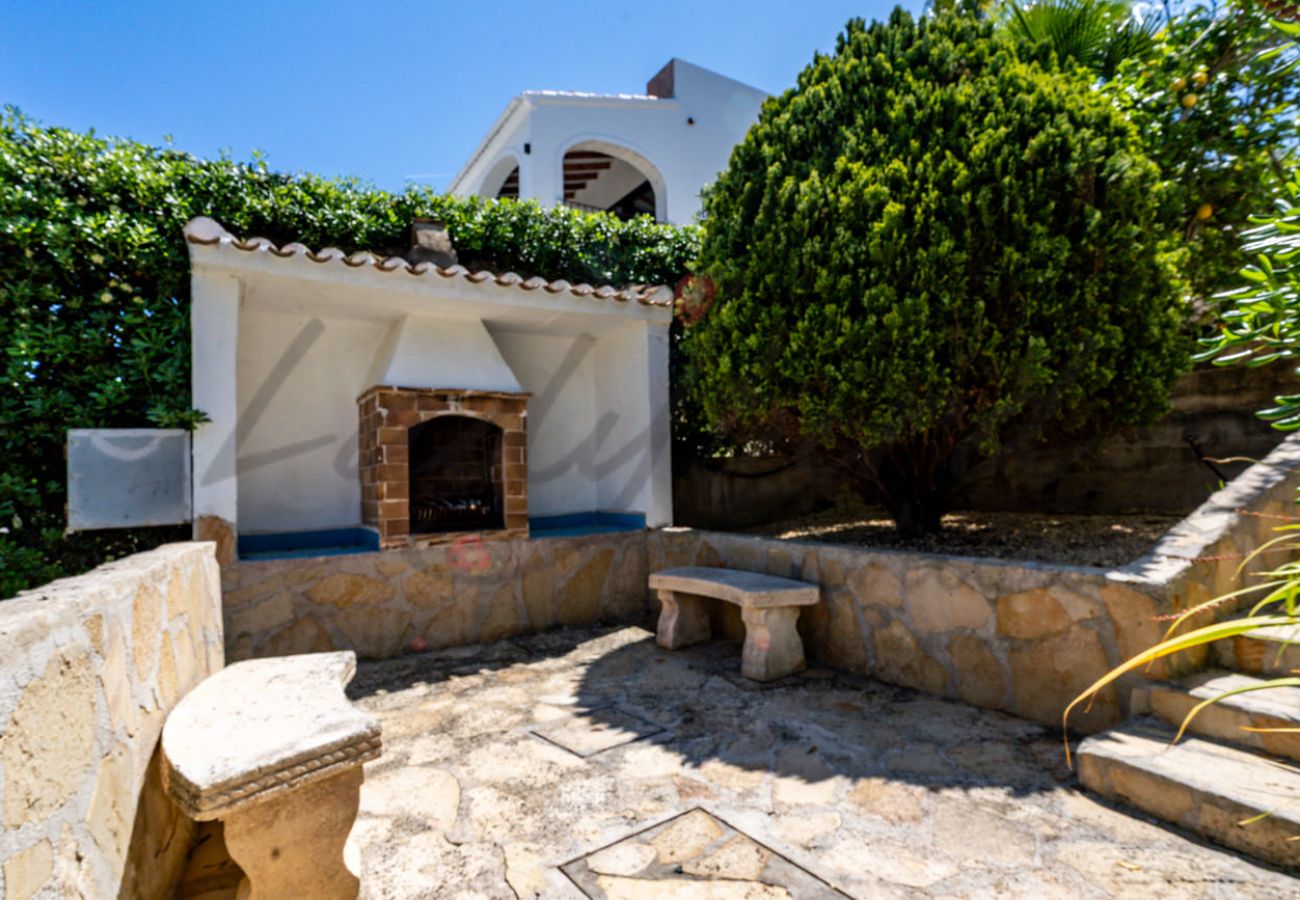 Villa in Javea - LB041 Four bedroom villa with private pool
