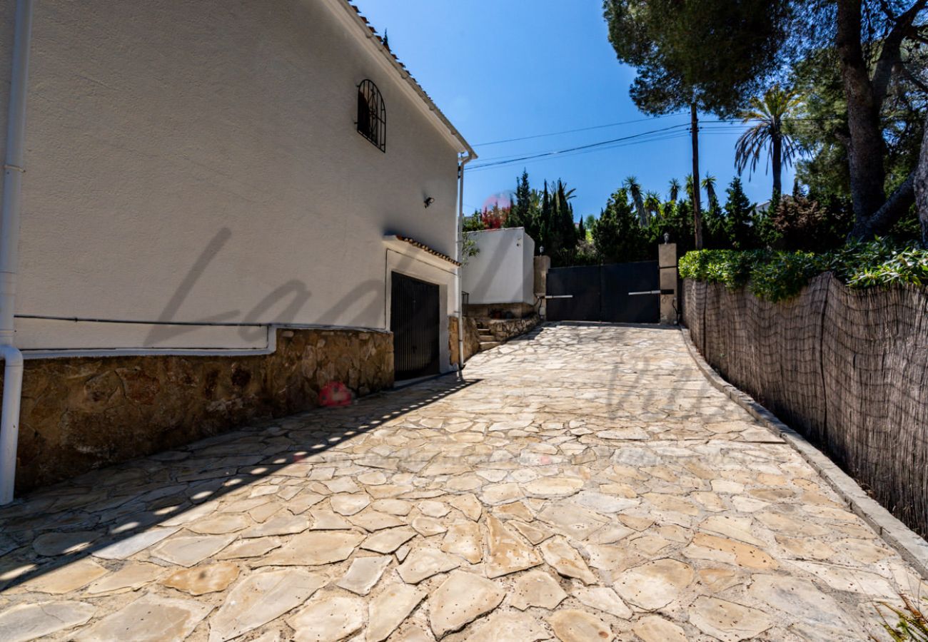 Villa in Javea - LB041 Four bedroom villa with private pool
