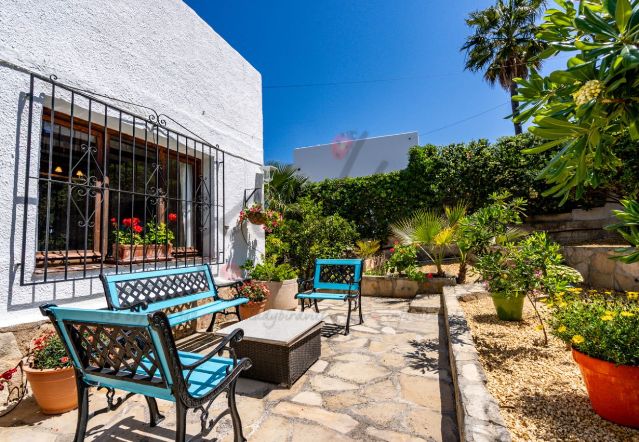 Villa in Javea - LB041 Four bedroom villa with private pool