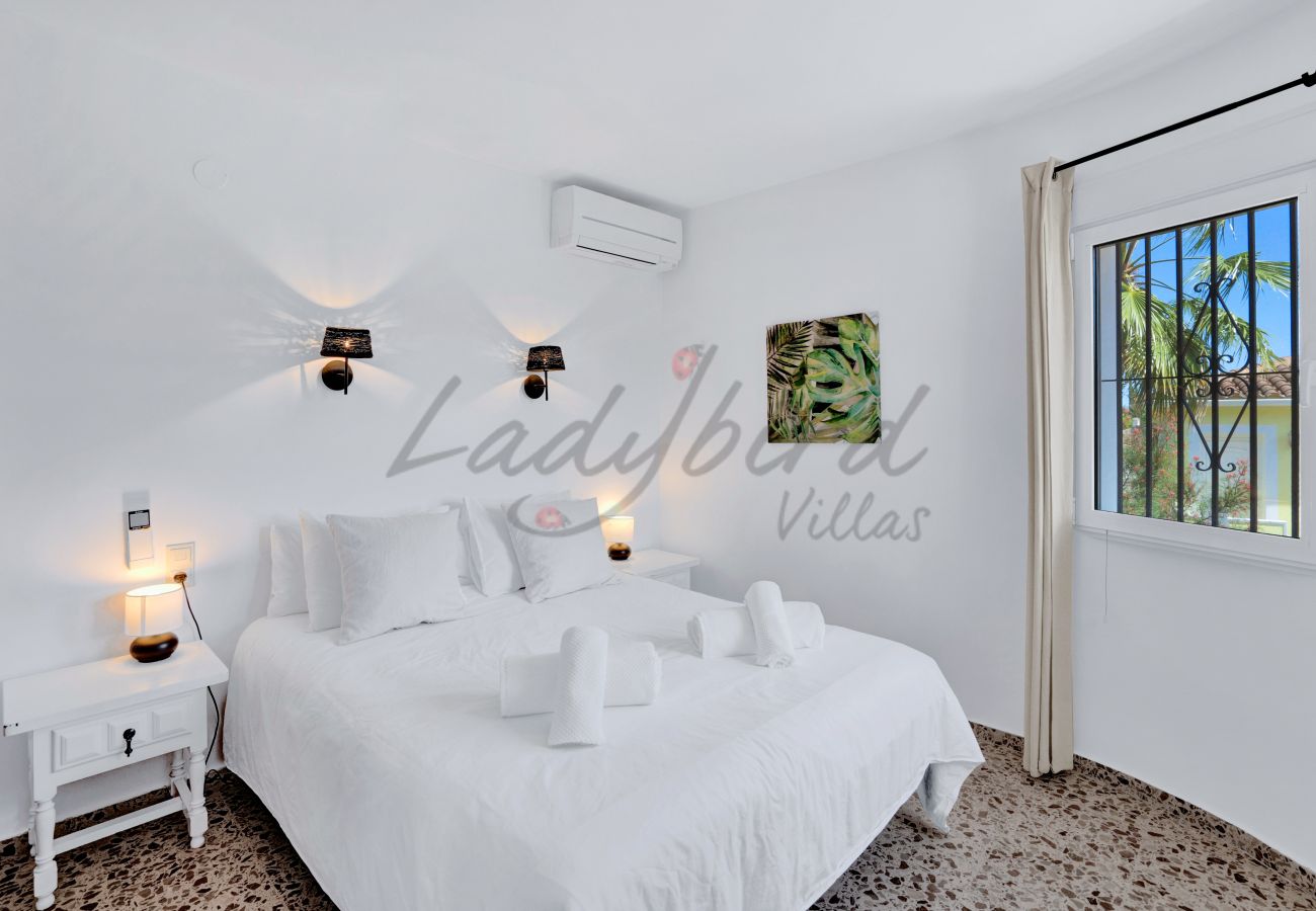 Villa in Denia - LB041 two bedroom villa with pool