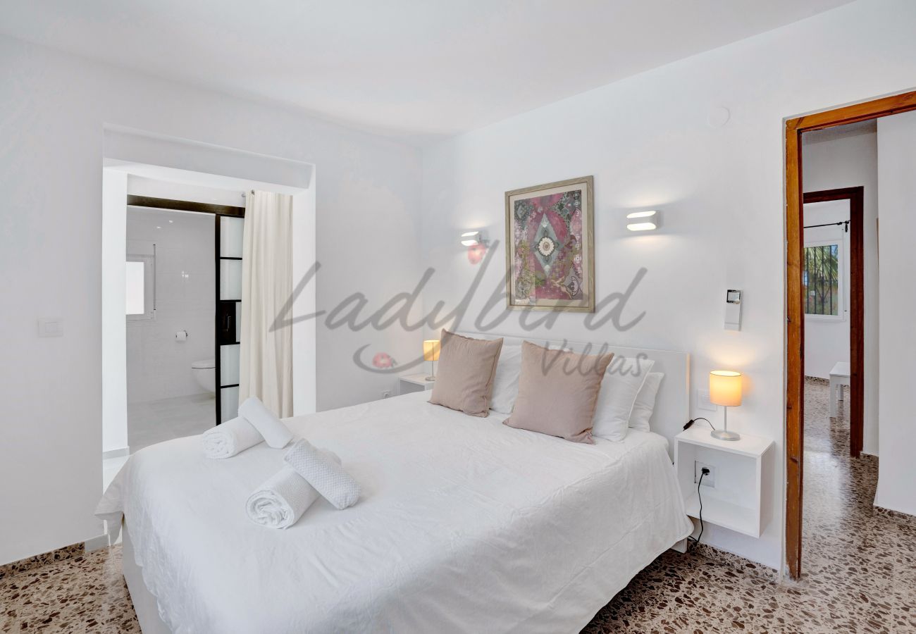 Villa in Denia - LB041 two bedroom villa with pool